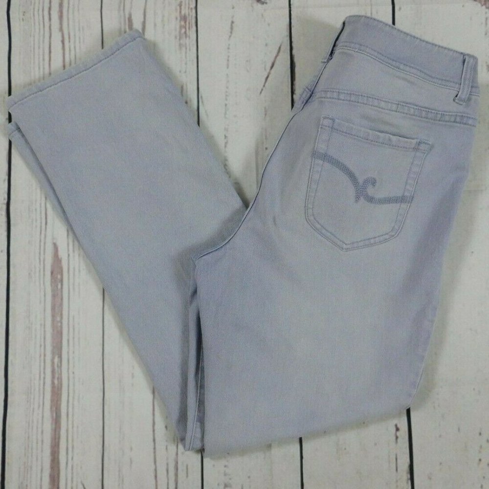 Chico's Light Blue Wash 5 Pocket Straight Leg Jeans - Size 0.5